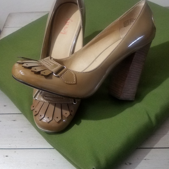 Shoes - Picture 2 of 3